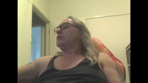 Snapshot of knobout chatting on 11/19/25, 06:24 knobout online show from 11/19/25, 06:24