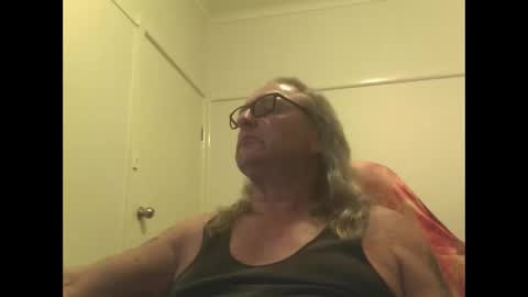 Snapshot of knobout chatting on 01/14/26, 11:38 knobout online show from 01/14/26, 11:38