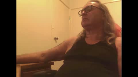 Snapshot of knobout chatting on 03/03/26, 08:42 knobout online show from 03/03/26, 08:42