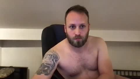 hugo online show from 02/01/25, 01:44