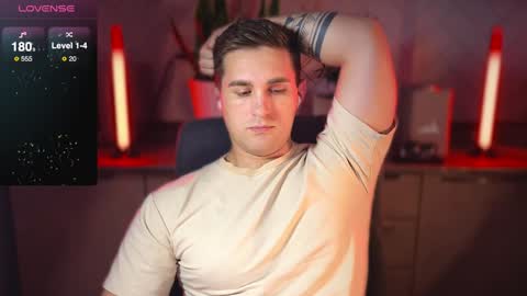 Snapshot of kochka25 chatting on 01/20/25, 06:53 Sweet boy online show from 01/20/25, 06:53