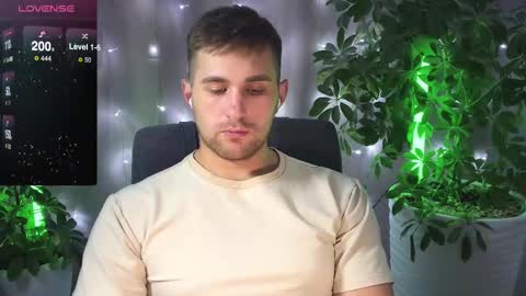 Snapshot of kochka25 chatting on 02/15/25, 08:43 Sweet boy online show from 02/15/25, 08:43