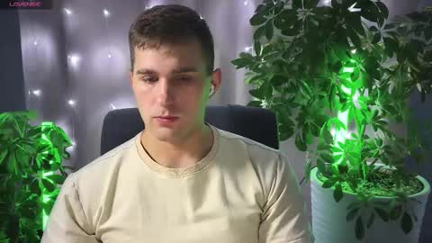 Snapshot of kochka25 chatting on 02/22/25, 05:02 Sweet boy online show from 02/22/25, 05:02