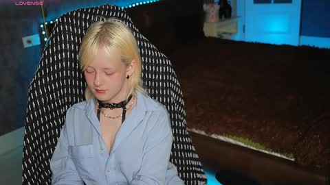 Snapshot of kofimoon chatting on 04/22/26, 10:22 Kofi online show from 04/22/26, 10:22