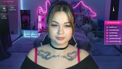 Mia online show from 11/06/25, 01:23