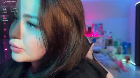 Mia online show from 01/07/26, 12:18