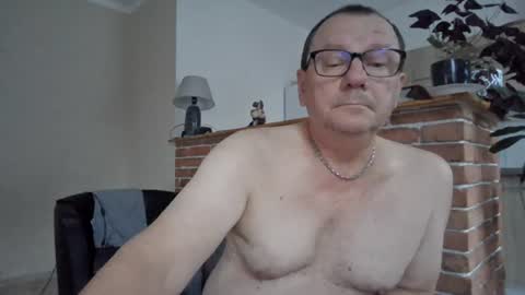 Snapshot of komputer123456789 chatting on 07/23/26, 05:05 Bogdan online show from 07/23/26, 05:05