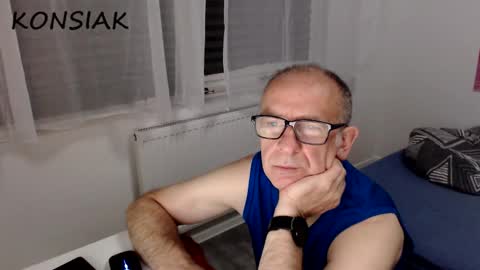 Snapshot of konsiak chatting on 09/17/25, 06:20 Komsiak online show from 09/17/25, 06:20