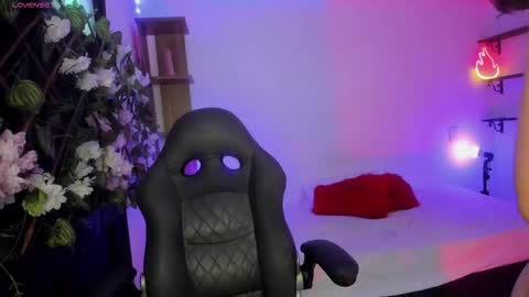 Kora Red online show from 11/12/25, 01:22