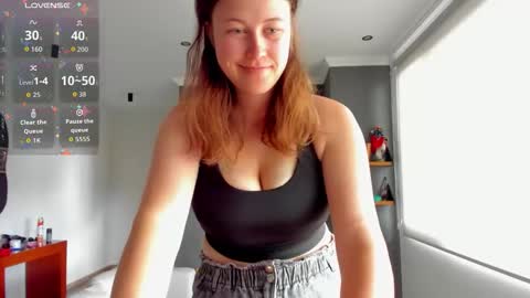 Snapshot of kortney_williams chatting on 11/03/25, 05:03 Twiix online show from 11/03/25, 05:03