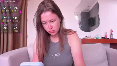 Snapshot of kortney_williams chatting on 12/15/25, 04:33 Twiix online show from 12/15/25, 04:33