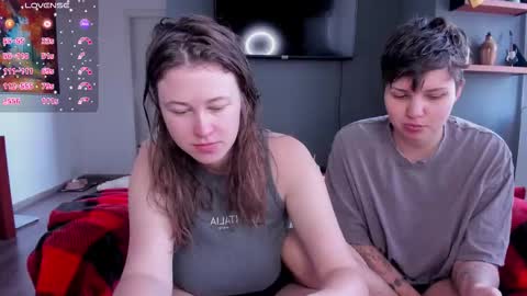 Snapshot of kortney_williams chatting on 02/15/26, 04:25 Twiix online show from 02/15/26, 04:25