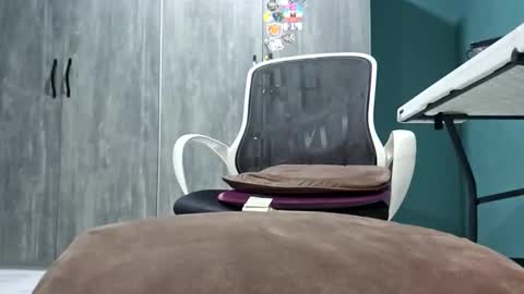 Koto Bombon online show from 04/18/26, 01:53