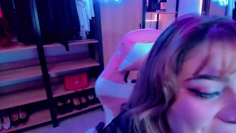 Khloe online show from 10/26/25, 01:33