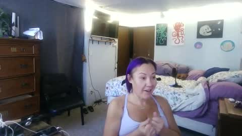 Snapshot of kreamyk420 chatting on 11/02/25, 05:26 kreamyk420 online show from 11/02/25, 05:26