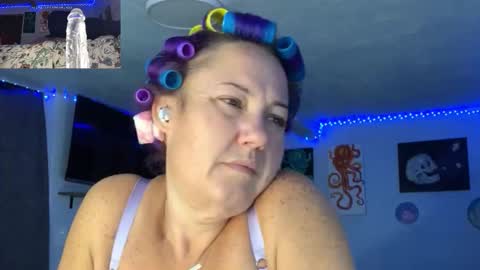 Snapshot of kreamyk420 chatting on 11/13/25, 11:42 kreamyk420 online show from 11/13/25, 11:42