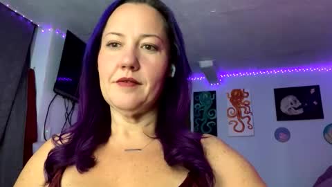 Snapshot of kreamyk420 chatting on 11/26/25, 06:47 kreamyk420 online show from 11/26/25, 06:47