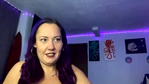 Snapshot of kreamyk420 chatting on 11/27/25, 07:43 kreamyk420 online show from 11/27/25, 07:43