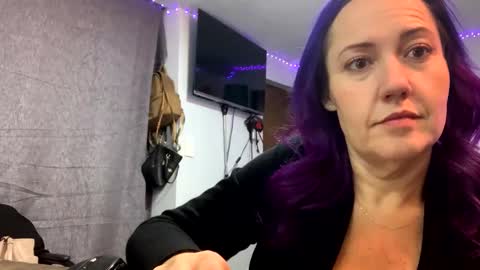 Snapshot of kreamyk420 chatting on 12/17/25, 08:31 kreamyk420 online show from 12/17/25, 08:31