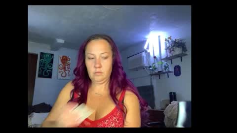 Snapshot of kreamyk420 chatting on 02/10/26, 02:21 kreamyk420 online show from 02/10/26, 02:21