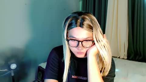 Snapshot of krezikeed chatting on 05/09/26, 01:11 krezikeed online show from 05/09/26, 01:11