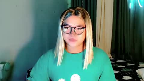 Snapshot of krezikeed chatting on 05/11/26, 01:33 krezikeed online show from 05/11/26, 01:33