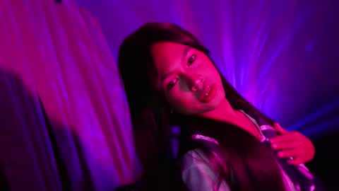 Snapshot of krimpie_xx chatting on 02/28/26, 05:25 krimpie_xx online show from 02/28/26, 05:25