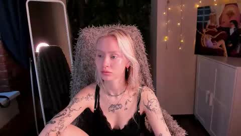 kris_grant online show from 11/14/25, 10:25