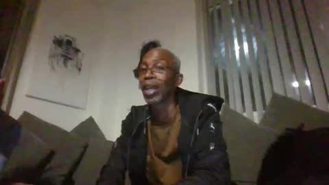 Snapshot of krisangels1 chatting on 10/04/25, 09:13 Kris and Angels Summer Snowy IvY online show from 10/04/25, 09:13