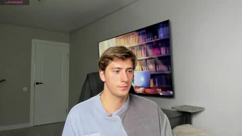 Snapshot of krishort chatting on 05/10/26, 08:30 krishort online show from 05/10/26, 08:30