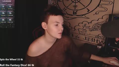 Snapshot of krisneal chatting on 11/21/25, 09:41 krisneal online show from 11/21/25, 09:41