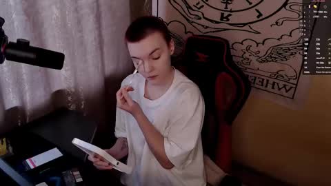 Snapshot of krisneal chatting on 02/13/26, 09:16 krisneal online show from 02/13/26, 09:16