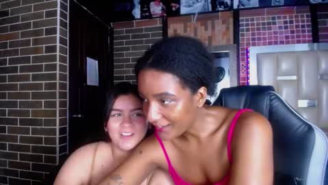 Snapshot of kriss_sweetboobs chatting on 02/25/25, 03:05 kriss_sweetboobs online show from 02/25/25, 03:05