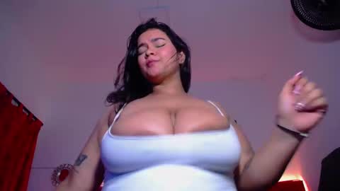 Snapshot of kriss_sweetboobs chatting on 03/11/25, 03:45 kriss_sweetboobs online show from 03/11/25, 03:45