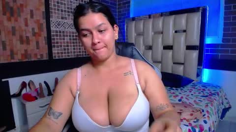 Snapshot of kriss_sweetboobs chatting on 09/26/25, 12:53 kriss_sweetboobs online show from 09/26/25, 12:53