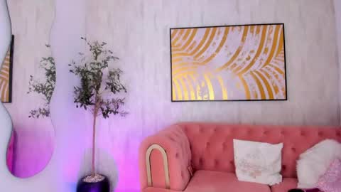 Snapshot of krissi_latore chatting on 05/17/26, 12:23 Krisstine online show from 05/17/26, 12:23