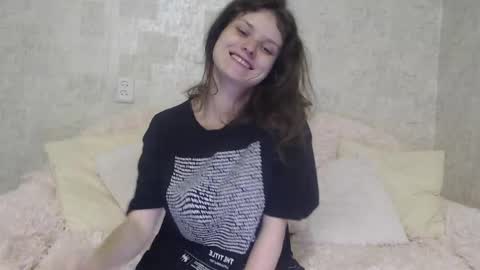 Snapshot of krissvoss chatting on 09/16/25, 07:26 krissvoss online show from 09/16/25, 07:26