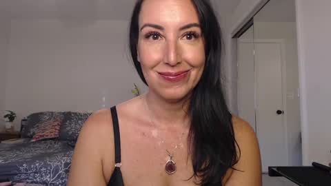 Snapshot of krissy2024 chatting on 12/06/24, 01:00 Krissy online show from 12/06/24, 01:00