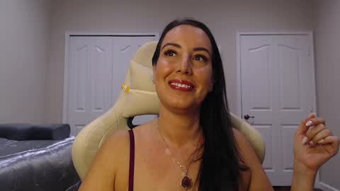 Snapshot of krissy2024 chatting on 12/24/24, 12:11 Krissy online show from 12/24/24, 12:11