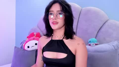 Snapshot of kristal_aitana chatting on 06/25/26, 06:23 Kris online show from 06/25/26, 06:23
