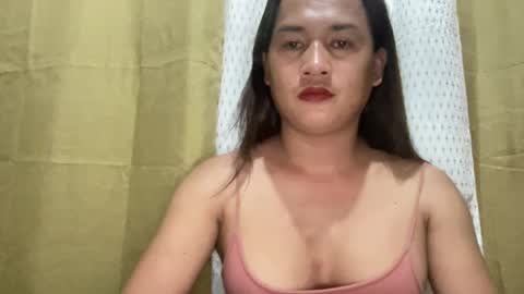 Snapshot of kristalheart chatting on 03/10/25, 06:56 krunchee online show from 03/10/25, 06:56