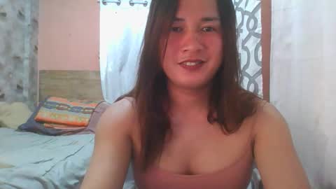 Snapshot of kristalheart chatting on 10/15/25, 08:53 krunchee online show from 10/15/25, 08:53