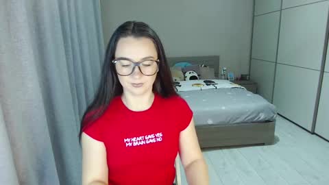 Snapshot of kristall_xxx chatting on 03/05/25, 04:45 twitter    Annemarye 23 online show from 03/05/25, 04:45