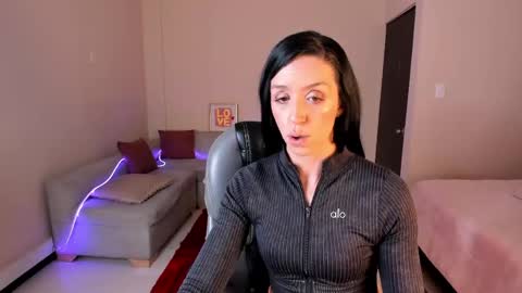 Snapshot of kristen_garner chatting on 05/12/26, 08:39 Sophia online show from 05/12/26, 08:39