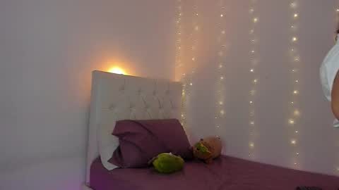 Snapshot of kristen_hanks06 chatting on 02/06/26, 06:22 Kris online show from 02/06/26, 06:22