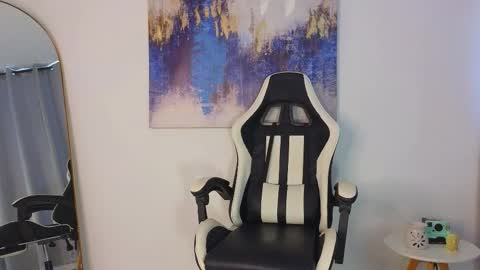 Kris online show from 11/19/25, 02:17