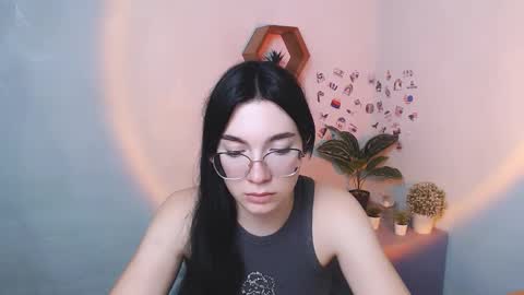 Kristen online show from 09/10/25, 10:37