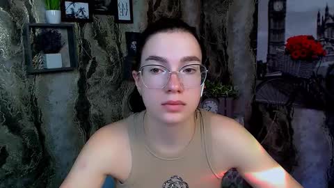 Kristen online show from 09/13/25, 06:35