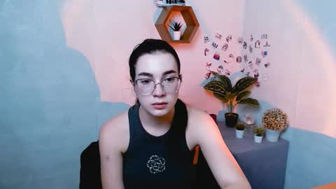 Kristen online show from 09/19/25, 11:44