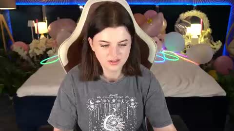 Snapshot of kristifoxy chatting on 07/19/26, 12:31 kristifoxy online show from 07/19/26, 12:31